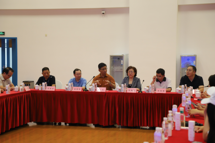 【2025级新生开学第一课】走进百年老字号，奔向光明新未来丨上海立达学院新生探秘光明乳业华东中心工厂_fororder_21
