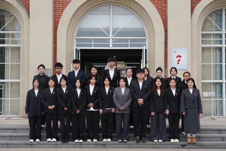 四川文化传媒职业学院顺利召开第十九次学生代表大会