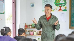 在教书育人中“自得其乐”