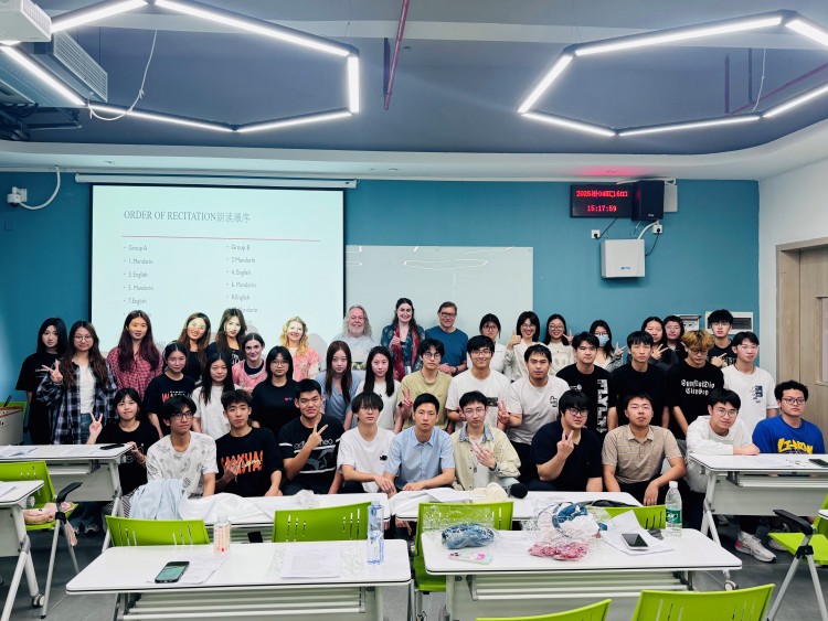 英国剑桥莎士比亚剧团到访华珠开展系列文化交流活动_fororder_5