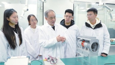 产学研“抱团”闯出创新路