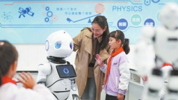 让学生拥有科技思维、实践能力、抗挫精神