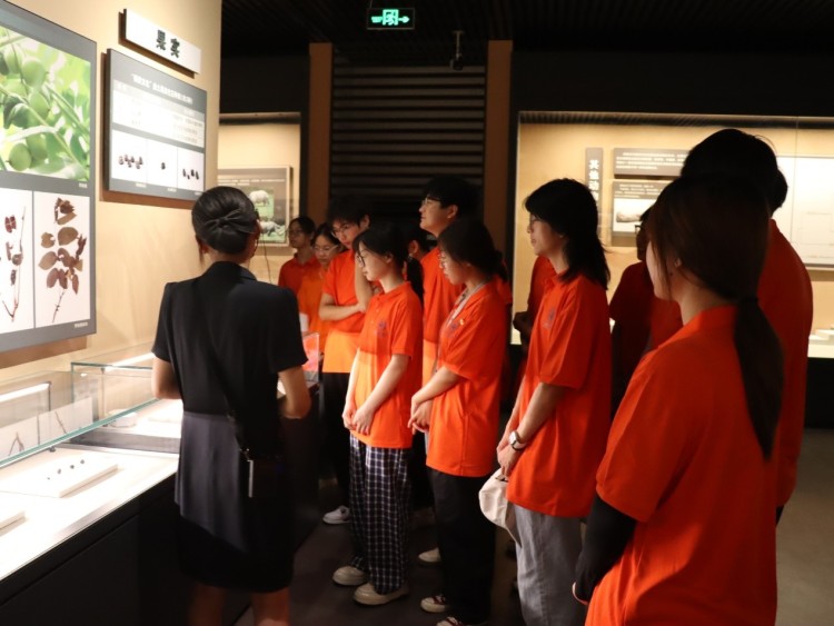 重庆城市科技学院：科技“焕新”非遗 数智燃动火龙_fororder_1