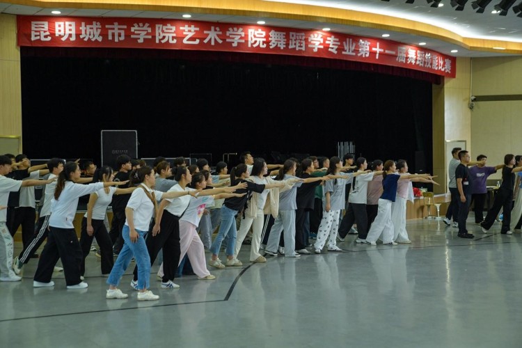 《聂耳的歌》首演 昆明城市学院合唱团以艺术传承聂耳精神_fororder_1