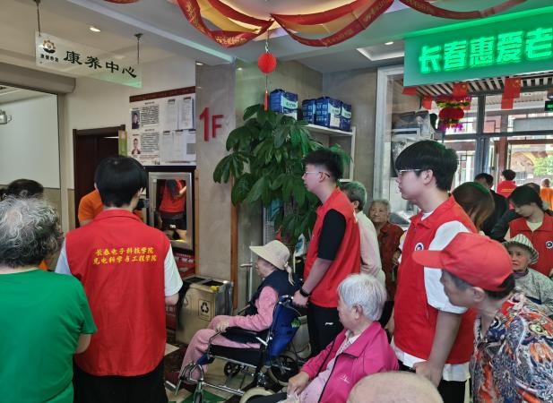 长春电子科技学院青联参加“老城厢童趣游园会—记忆里的烟火气”主题活动_fororder_2