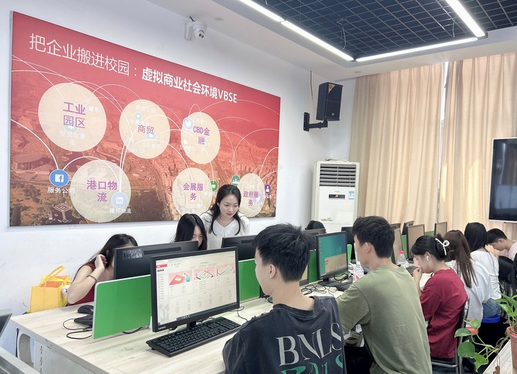 初为人师 展现新时代教育工作者的责任担当