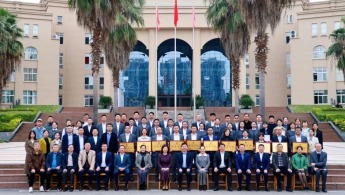 审时度势“谋”招生 攻坚克难“稳”就业——成都文理学院召开招生就业工作会
