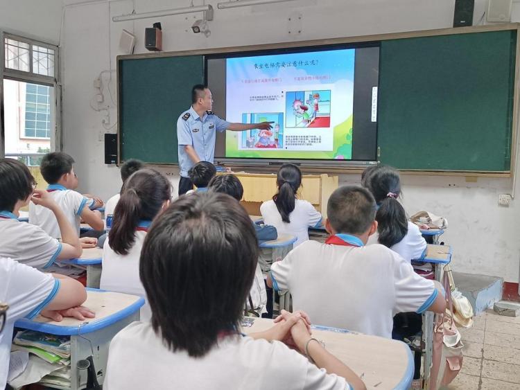 探索“点单式”服务路径 筑牢市场监管“安全坝”