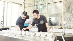 漳州华安茶林乡：“包种包收” 实现共同增收