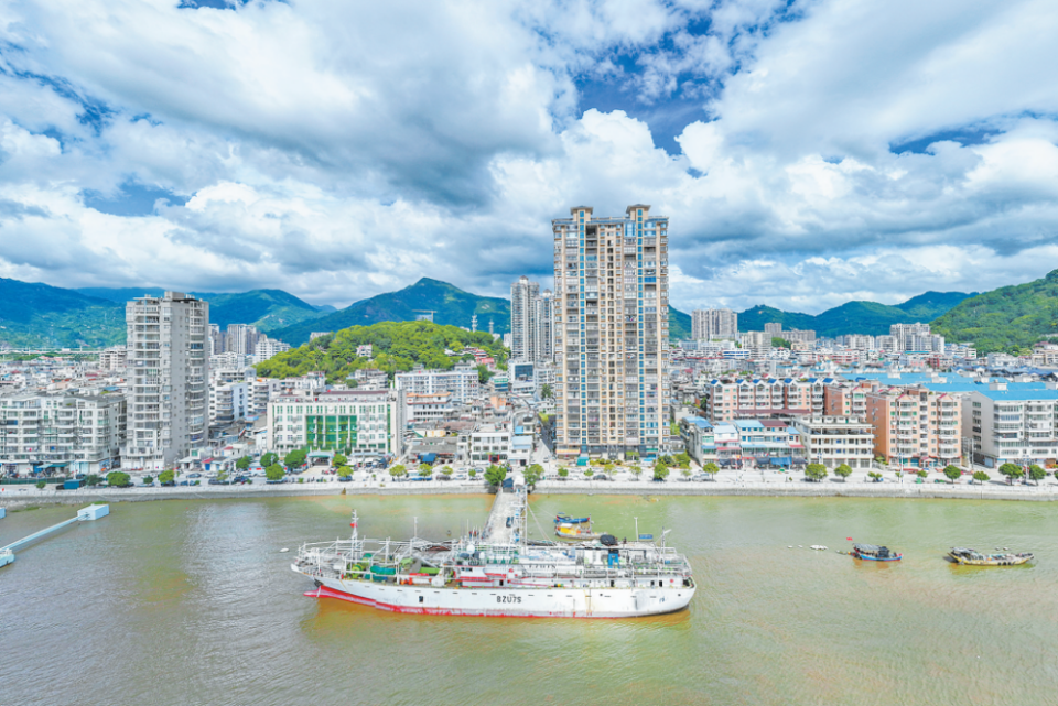 福州连江东升村：创造远洋渔业“船”奇_fororder_ScreenShot_2025-10-11_093207_964