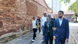 ‌驻华外交官探访晋江五店市 红砖古厝间触摸闽南文化‌