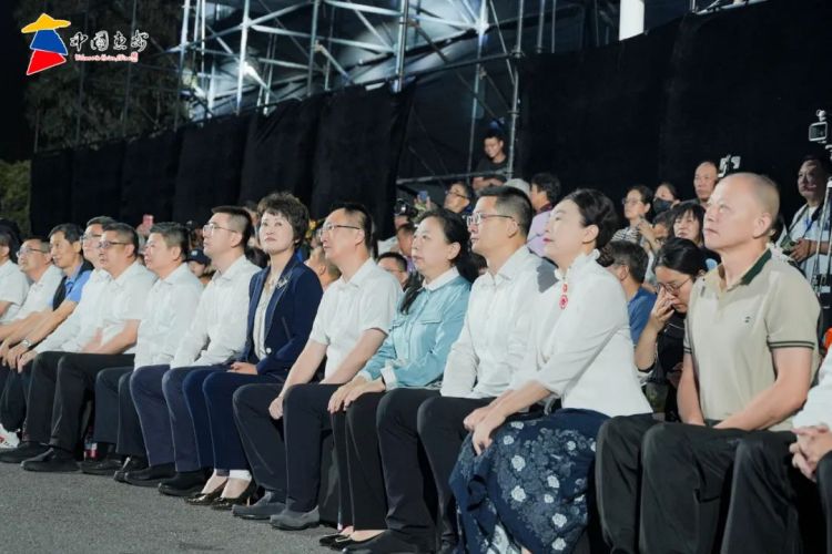“海丝之路 惠安之约——惠女繁花胜似锦”主题秀活动圆满举行