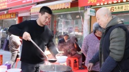 福州：拗九节里的暖心敬老情