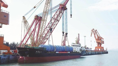 全球产能最大HDPE干燥机运抵漳州古雷