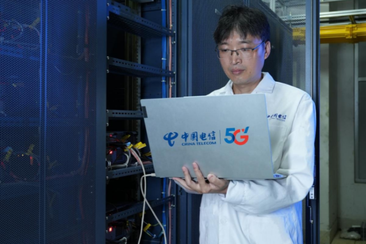 全国劳动模范、中国电信泉州分公司林实践：扎根通信事业 实践责任担当_fororder_图片2_副本