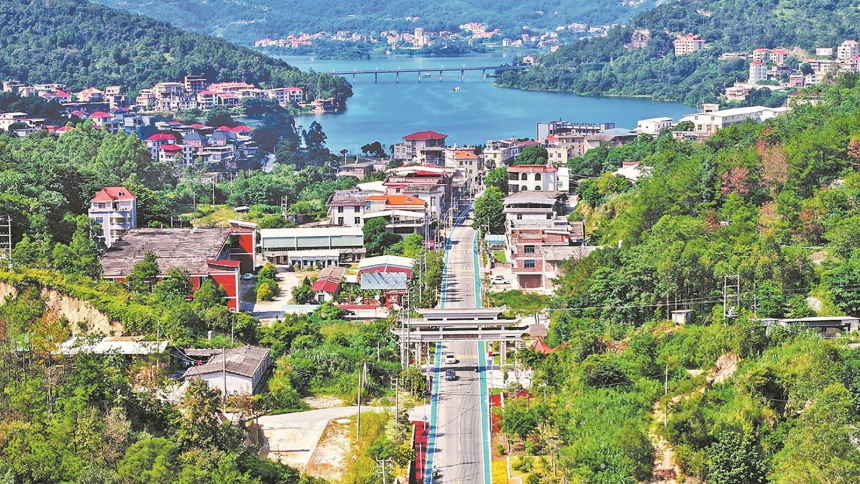 泉州南安：农村路蝶变成景