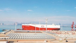 厦门海关助力国产新能源汽车高速“出海”