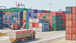 福州港江阴港区海铁联运“港站一体化”直卸量破万箱