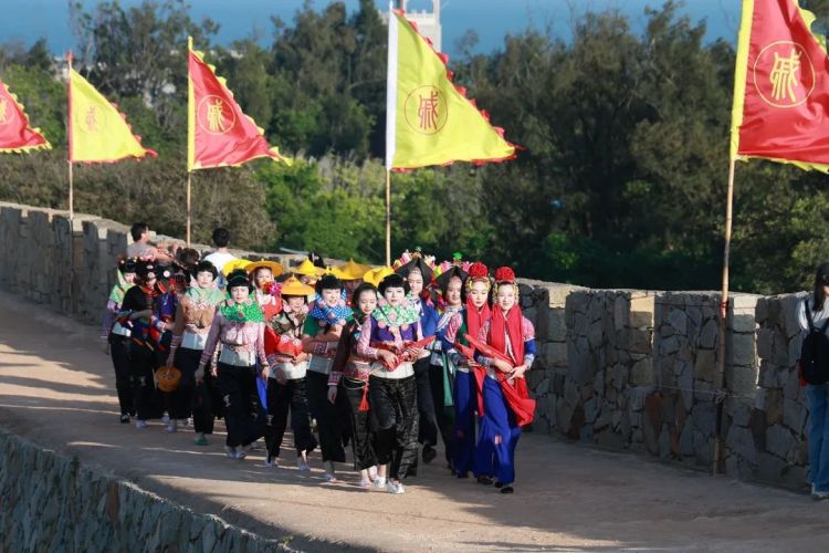 一站式打卡崇武古城惠女海韵休闲街区