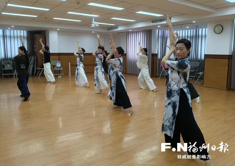 福州市多举措破解老年人“上学难”