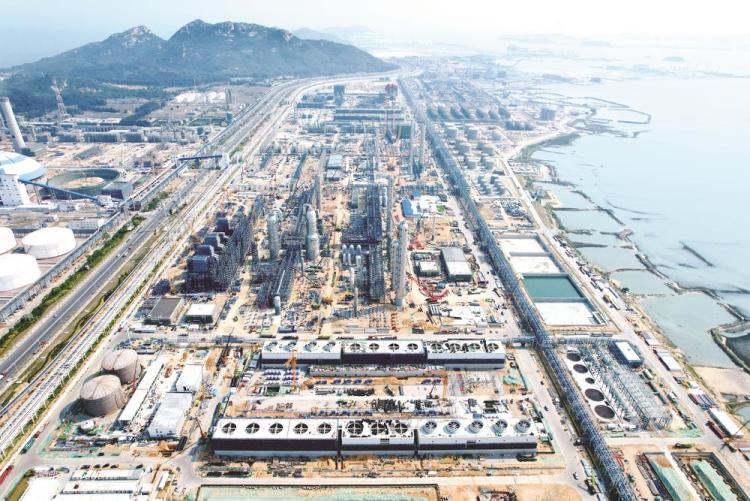 漳州古雷：石化巨舰踏浪争先 千亿集群加速崛起