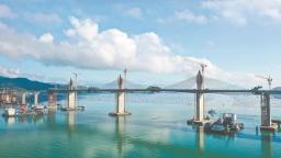 宁德东吾洋特大桥主墩成功合龙