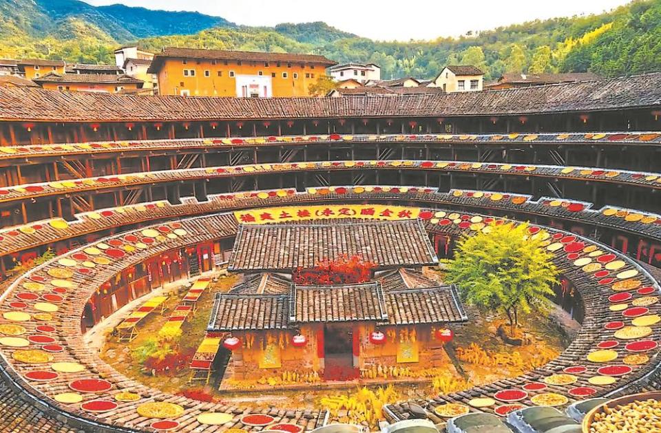 福建永定：土楼晒秋好彩头