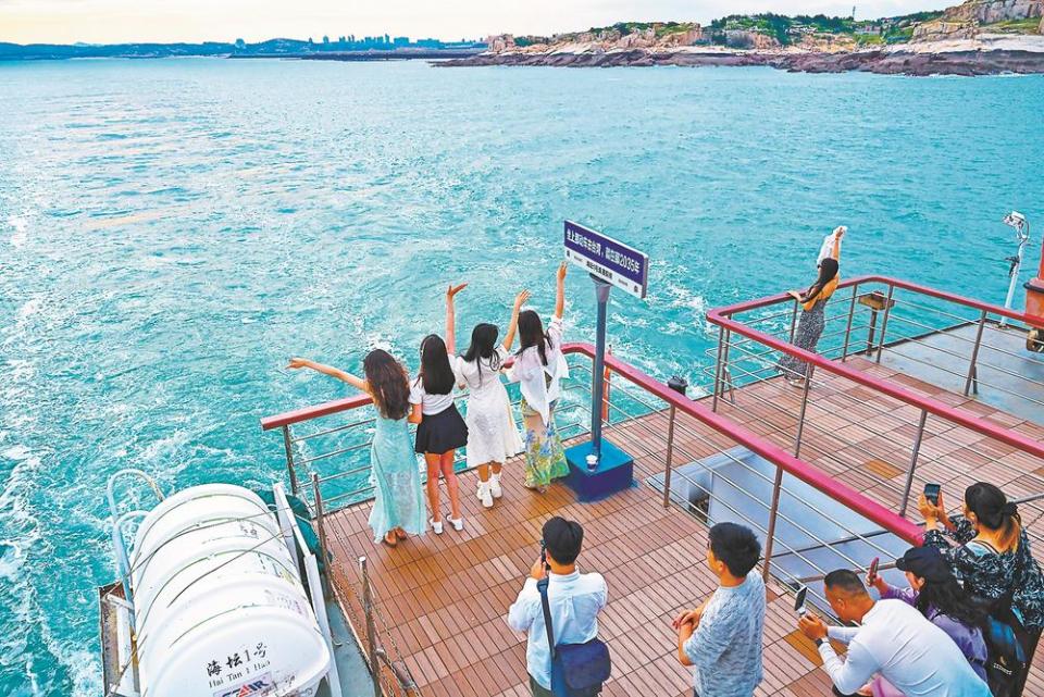 平潭“海坛1号”观光游轮推出特色主题航班