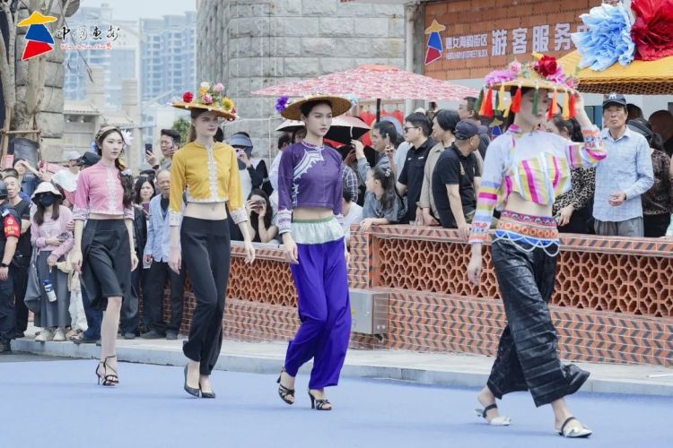 一站式打卡崇武古城惠女海韵休闲街区
