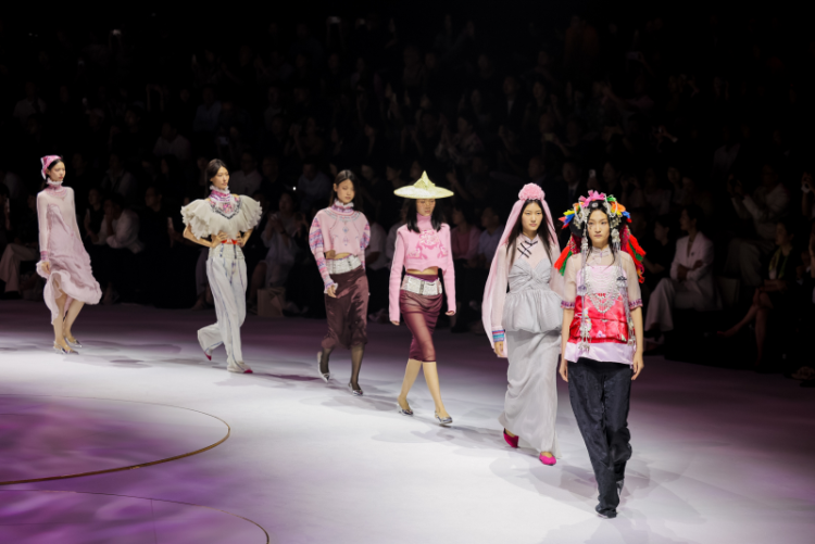 泉州惠安女服饰压轴中国国际时装周_fororder_图片2