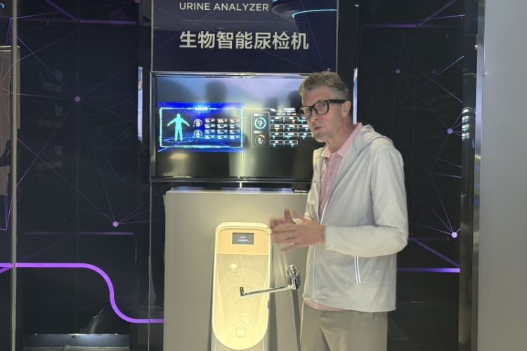 中国智能卫浴惊艳外国网红团：沿“数智海丝” 遇见未来家的模样_fororder_图片2
