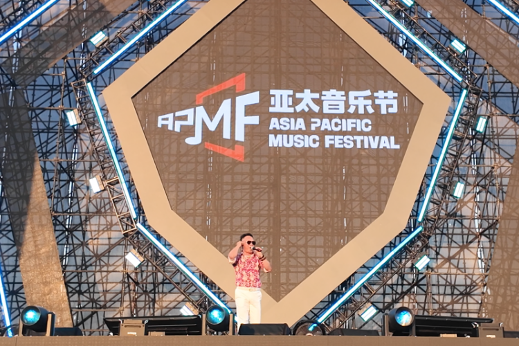 图片默认标题_fororder_<span class=