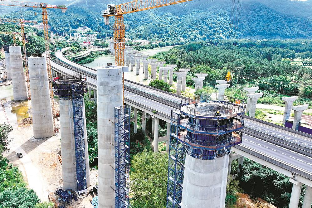 福州首条自建铁路全线最长桥梁加紧施工中