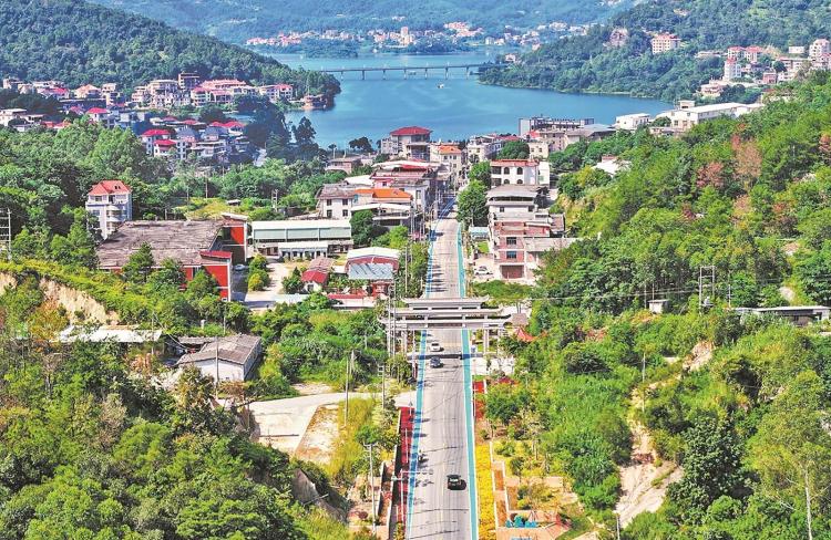 泉州南安：农村路蝶变成景
