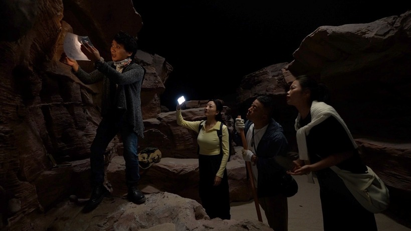 DinoRealm: Crafting Excellence Behind the Scenes_fororder_封面3(3)