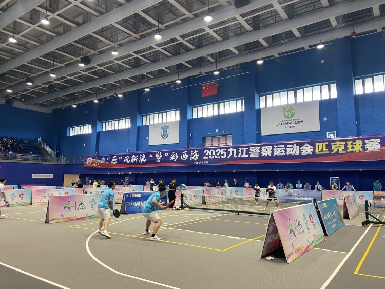 江西财经大学学子孔一凡、李小鹏助力巾口支教事业_fororder_九江公安2
