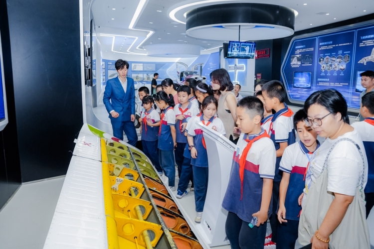 “大手拉小手·共筑国防梦” 南昌航空大学举办国防教育系列主题活动_fororder_微信图片_20250602161742