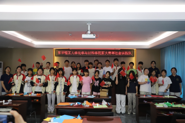 东华理工大学：青春足迹踏热土 红蓝暖色绘新余_fororder_图片2