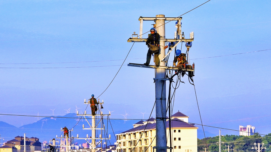 国网万载县供电公司：“电”亮新征程 服务新篇章_fororder_微信图片_20251107153220