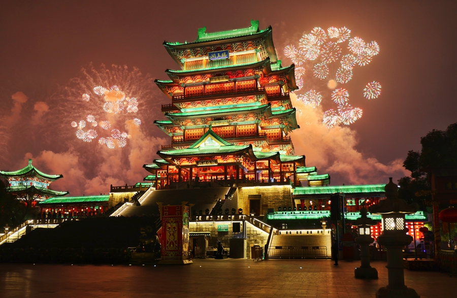 江西南昌举办迎春烟花秀_fororder_微信图片_20260218111658