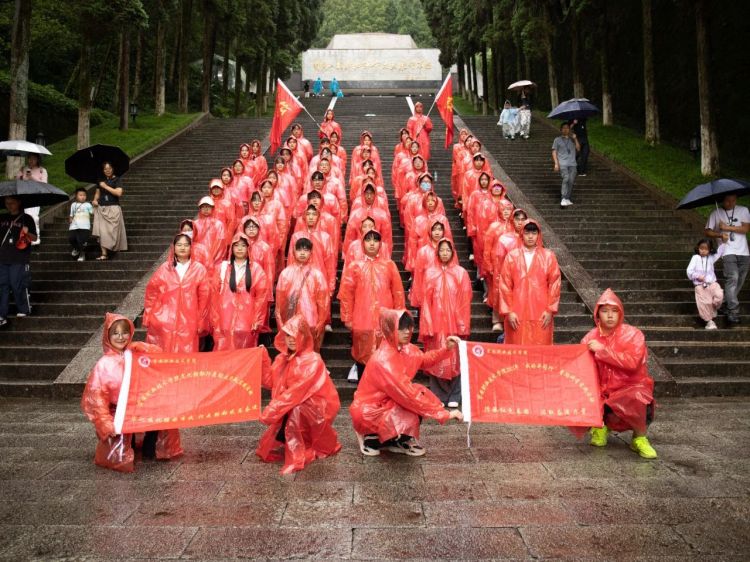 传承红色基因 汲取奋进力量 吉安职业技术学院开展“我的井冈行”红色研学实践活动_fororder_微信图片_20250702100633