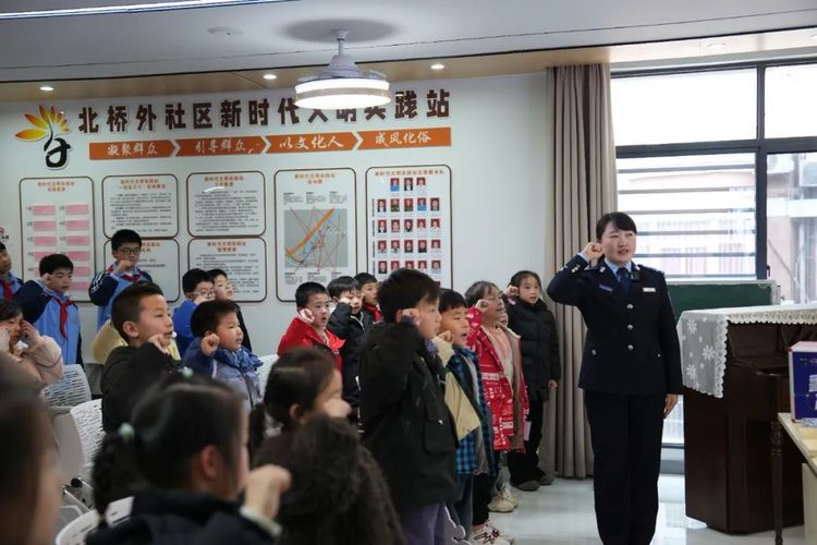 江西萍乡：警方“点单式服务”走进社区