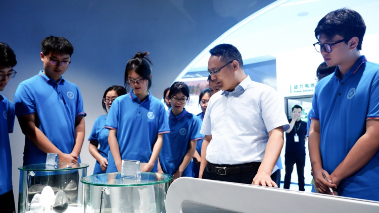东华理工大学：青春足迹踏热土 红蓝暖色绘新余_fororder_图片4