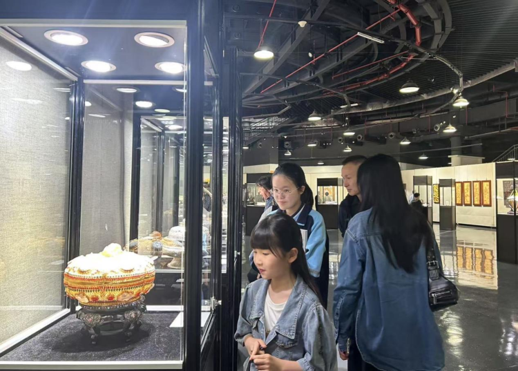 《经典传承——历届中国工艺美术大师作品回巡展》昆山站开启_fororder_图片16