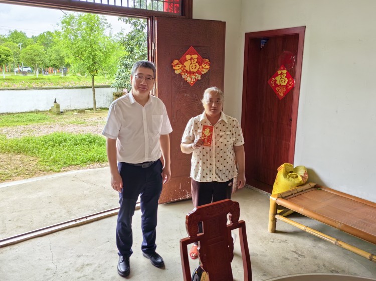 南昌航空大学赴学校乡村振兴帮扶点排上村走访慰问_fororder_微信图片_20250527152459