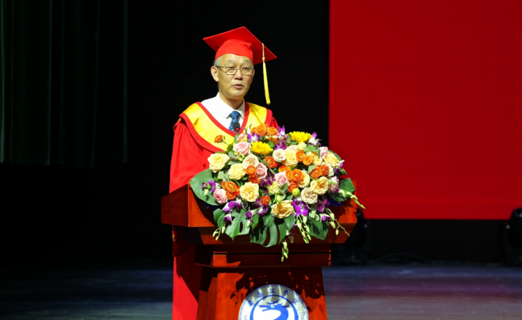 南昌工学院举行2025届毕业生毕业典礼暨学士学位授予仪式_fororder_图片15