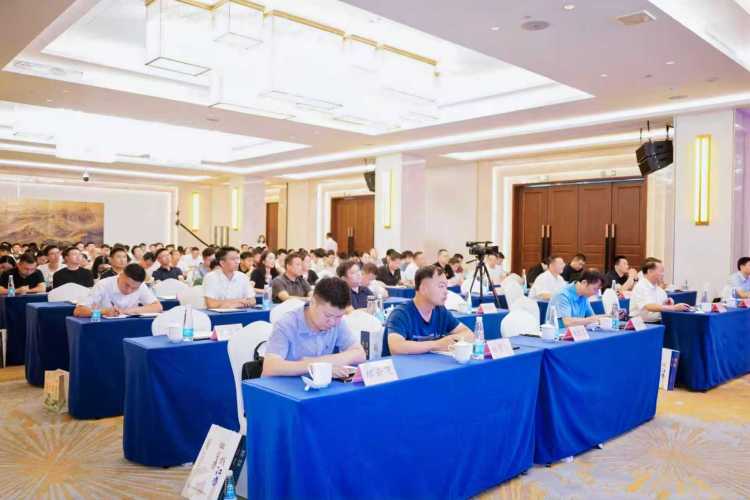 精准对接政策红利 赋能县域高质量发展——“争资争项及投融资政策研讨会”在南昌召开_fororder_微信图片_20250825162517