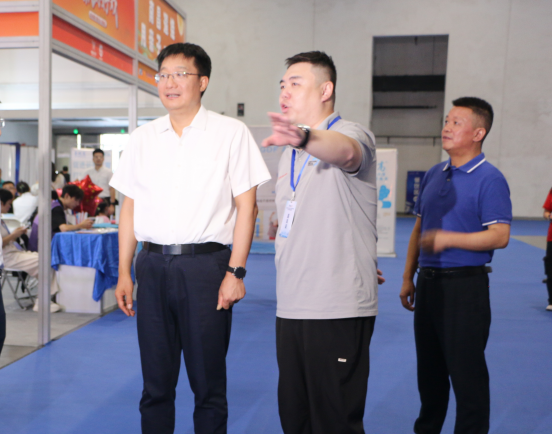 2025中国（南昌）休闲生活博览会开幕  “户外江西”平台上线推动体育产业数字化转型_fororder_（开幕式稿）2025中国（南昌）休闲生活博览会开幕241