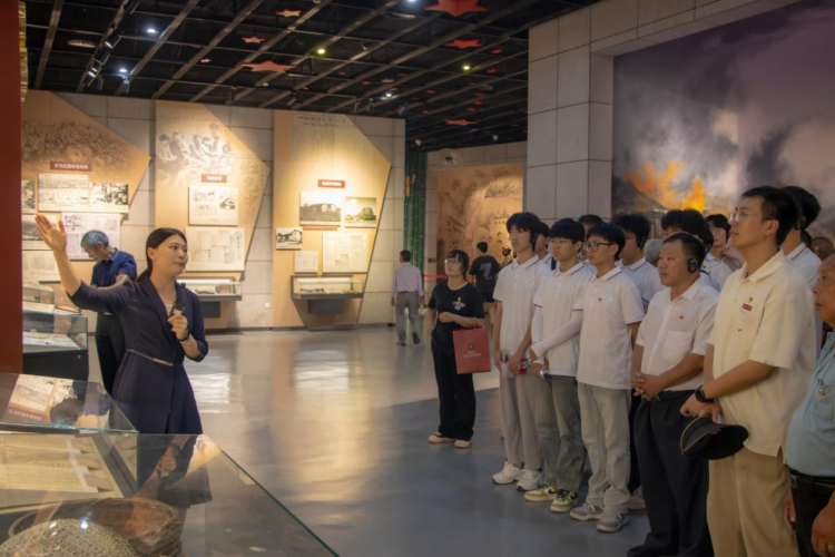 东华理工大学：青年学子以奋进之姿献礼建党104周年_fororder_图片25