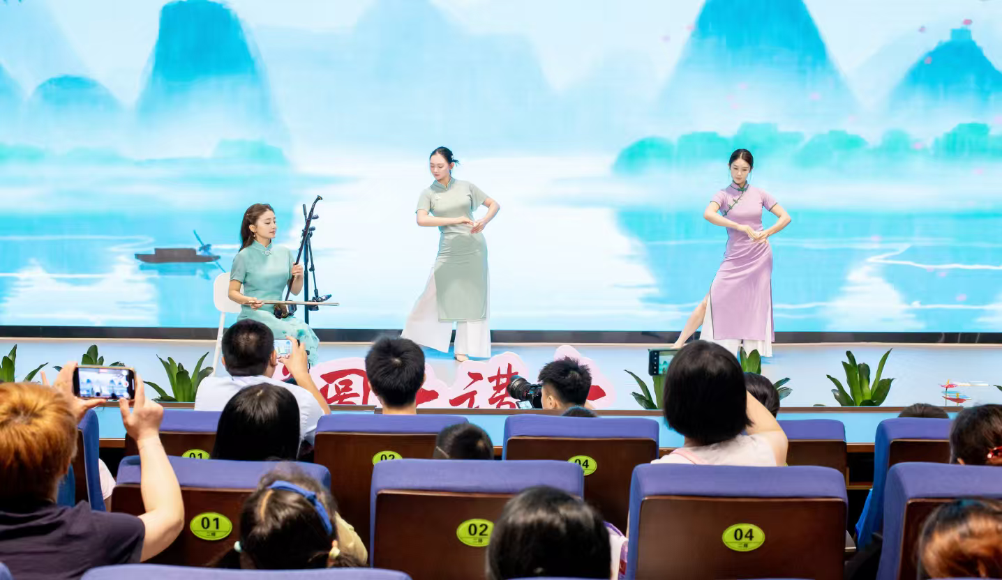 江西省图书馆：夏日文化盛宴点亮“城市客厅”_fororder_微信图片_20250729105246